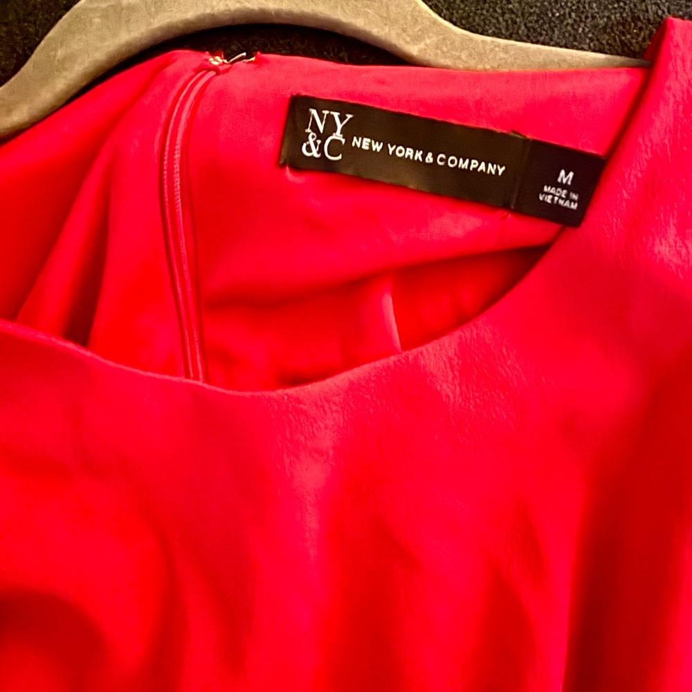 EUC New York & Co Red Cap Sleeve Sheath Dress w/ Belt Size Medium - Picture 4 of 5